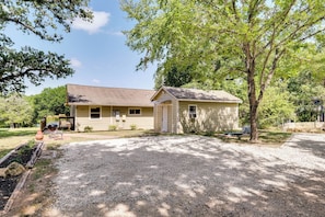 Cottage (4 Bedrooms) | Interior - Lakefront College Station Home Near Texas A & M! (College Station)