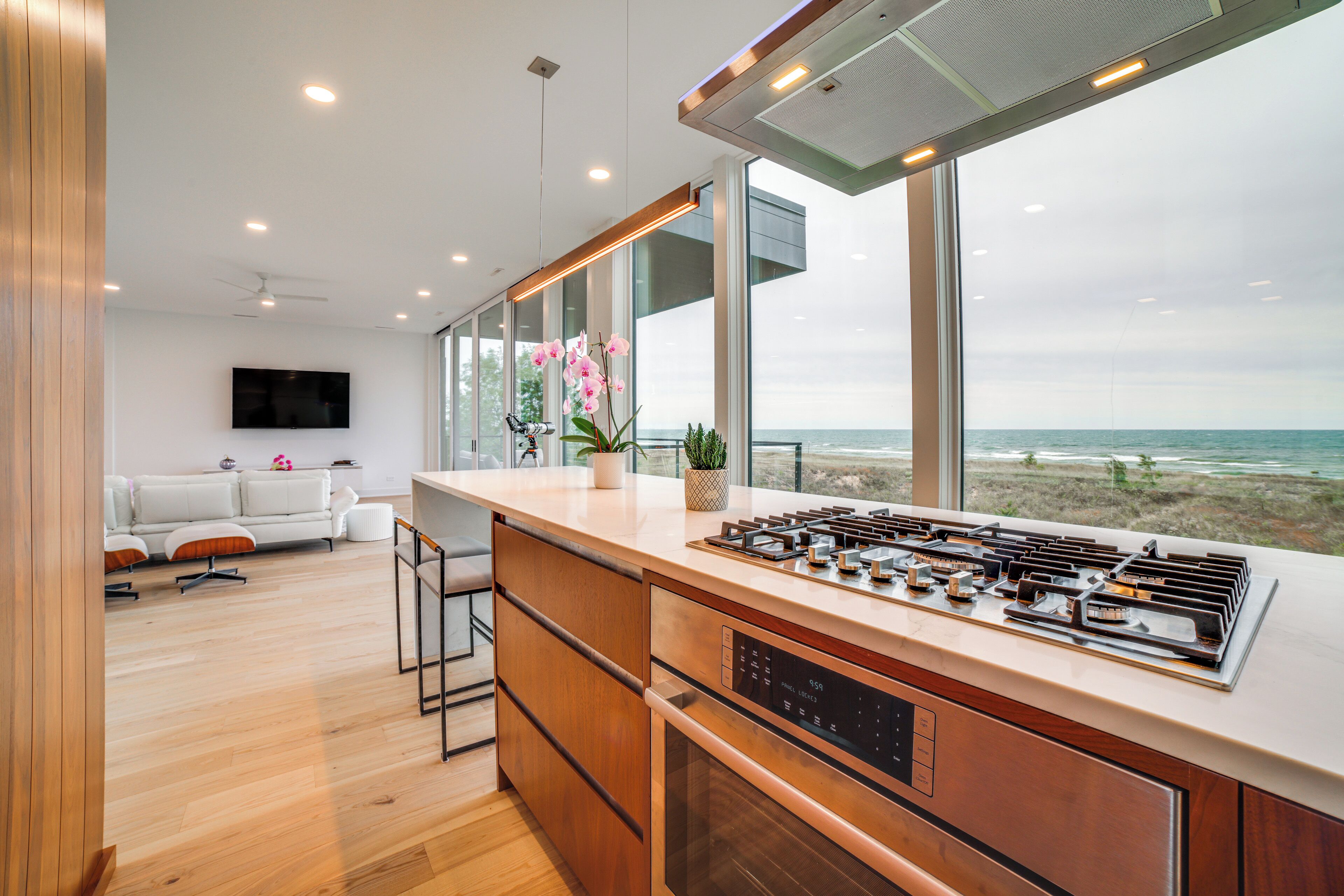 Walk to Lake Michigan Modern Home w/ Deck in Gary, Gary Hotel Reviews