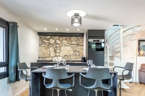 Fridge, microwave, oven, stovetop - Matterhorn (Annecy)