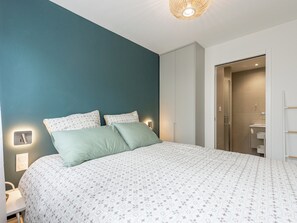 1 habitación, tabla de planchar con plancha, wifi y ropa de cama 
