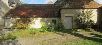 Quiet house between Caen and the sea in the private grounds of a manor house.