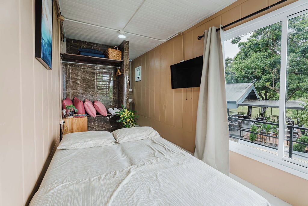 Double Room with Sea View | Bed sheets