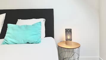 1 habitación y espacio para trabajar con laptop