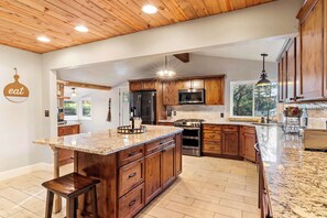 Fridge, microwave, oven, stovetop - Forest Cabin - Hot Tub & Mt Views - Pikes Peak (Cascade-Chipita Park)