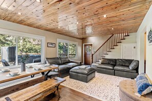 TV, offices - Forest Cabin - Hot Tub & Mt Views - Pikes Peak (Cascade-Chipita Park)
