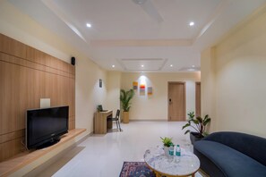 Apartment | Living area | Flat-screen TV - Mcity Elite Suites (Chengalpattu)