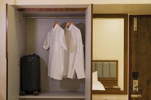 1 bedroom, iron/ironing board, free WiFi