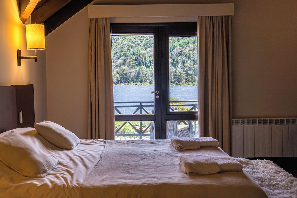 Suite Deluxe, bain Ă remous, vue lac