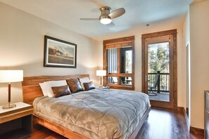 3 bedrooms, iron/ironing board, free WiFi, bed sheets - BlueSky 505 Alpine Retreat: Ski In/Out, Resort Amenities, Great Views (Breckenridge)