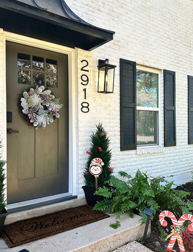 Holiday Hangout| Putt-Putt + Arcade + Pool Table