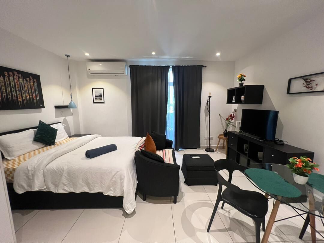 Executive Duplex | In-room safe, blackout curtains, soundproofing, iron/ironing board