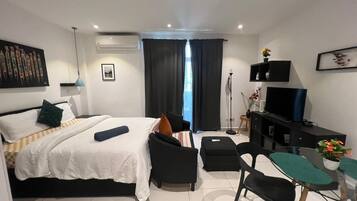 Executive Duplex | In-room safe, blackout curtains, soundproofing, iron/ironing board