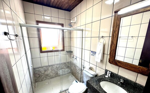 Bathroom - Hilltop Chalés Gramado (Gramado)