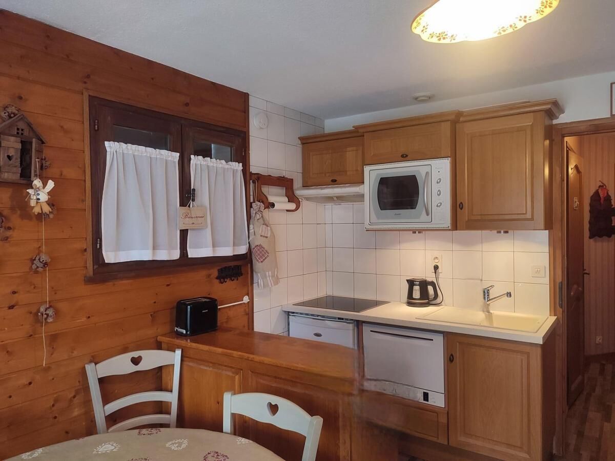 Kylskåp, ugn, diskmaskin och kaffe- och tebryggare