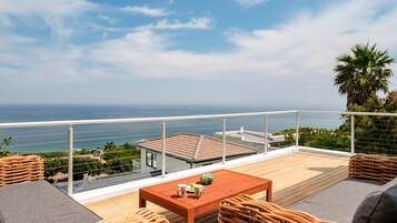 Villa | 3 bedrooms, desk, Internet