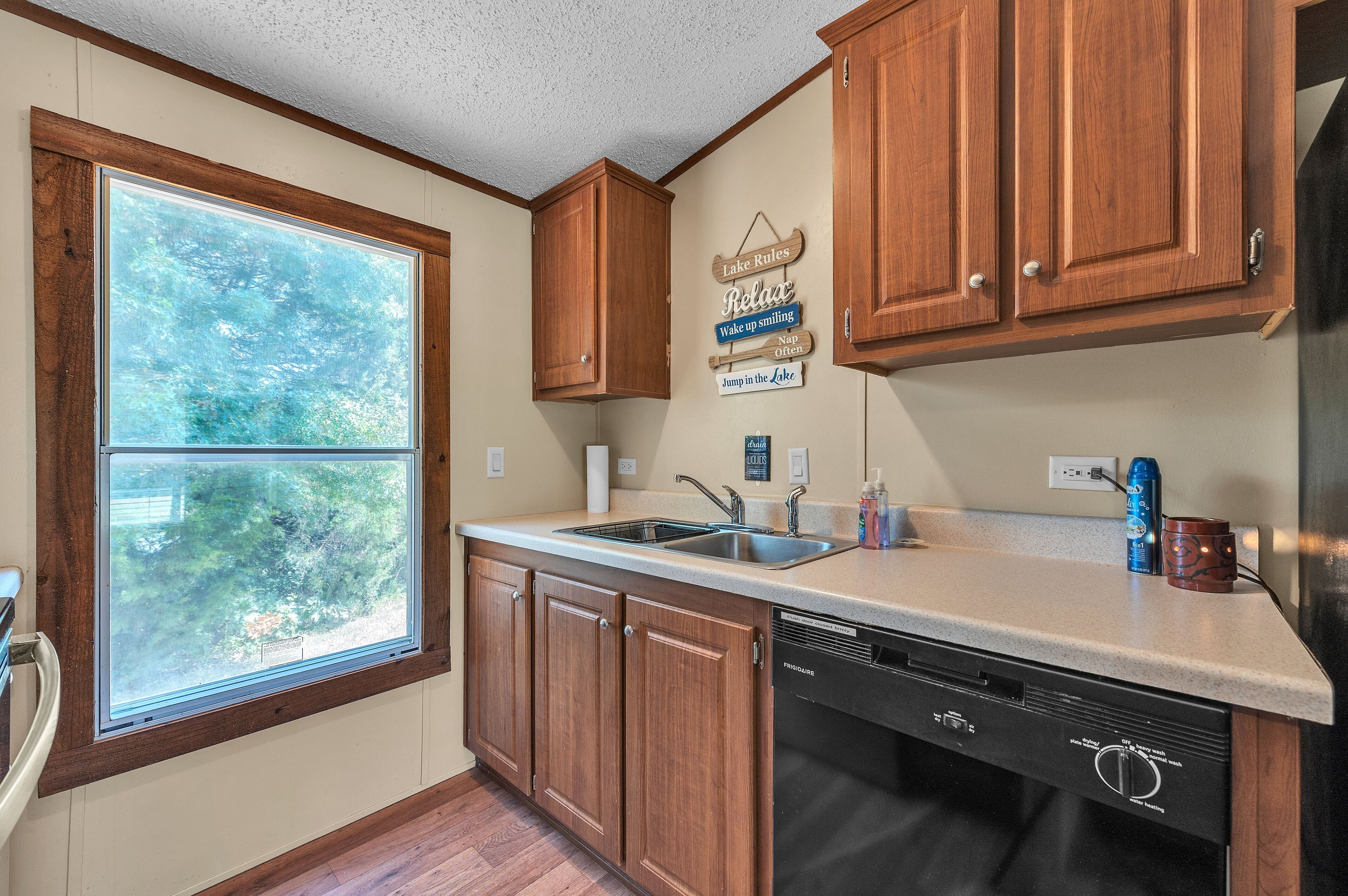 Cottage, 4 Bedrooms | Private kitchen | Fridge, oven, coffee/tea maker