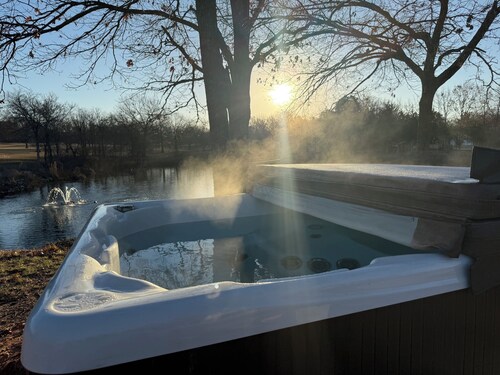 Daze Off - Pet Friendly Suite 1 Bedroom Hotel Room by The Lodges at Fossil Creek