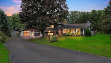 House, 3 Bedrooms | Exterior