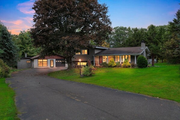 Exterior - Sidney Lodging 3 Bedroom Home (Unadilla)