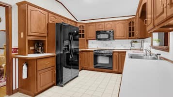 Rumah, 3 kamar tidur | Dapur pribadi | Lemari es, oven, mesin pembuat kopi/teh, dan pemanggang roti