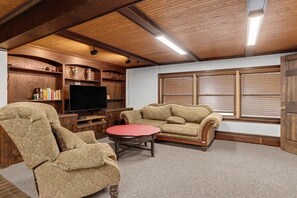 House, 3 Bedrooms | Living area - Sidney Lodging 3 Bedroom Home (Unadilla)