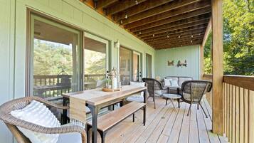 Condo, 2 Bedrooms | Outdoor dining