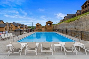 コテージ 4 ベッドルーム | プール | 屋内プール