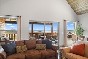 Cottage, 4 Bedrooms | Living area - Sum-111 Lincoln Log Lookout 4 Bedroom Home (Branson)