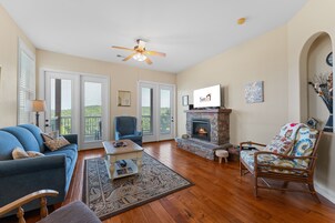 House, 2 Bedrooms | Living area | Smart TV