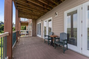 House, 2 Bedrooms | Terrace/patio - Cr-ff3 -mountain Breeze 2 Bedroom Home (Branson)