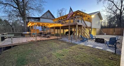 Beautiful Waterfront Camp
