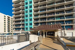 Condo, 2 Bedrooms | Exterior