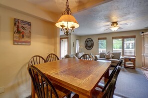 Dining - Ten Mile Haus A-6 2br 2ba 2 Bedroom Condo (Copper Mountain)