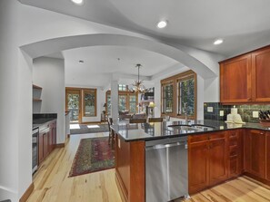 Townhome, 4 Bedrooms | Private kitchen | Fridge, oven, coffee/tea maker, toaster