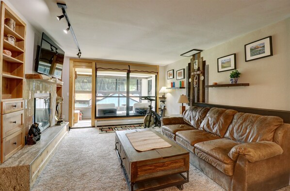 Condo, 1 quarto | Área de estar