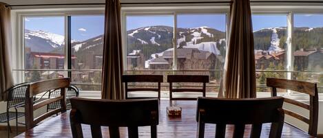 Condo, 2 Bedrooms | Dining