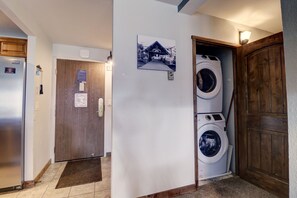 Condo, 2 Bedrooms | Interior