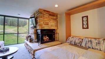 Condo, 1 Bedroom | 1 bedroom, laptop workspace, iron/ironing board, free WiFi