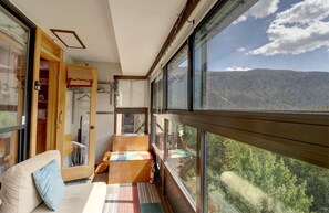 Condo, 2 Bedrooms | Interior
