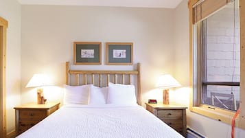 2 bedrooms, laptop workspace, iron/ironing board, free WiFi