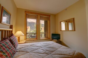 2 habitaciones y espacio para trabajar con laptop 