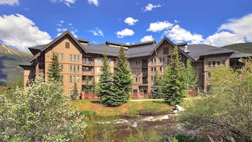 Condo, 2 Bedrooms | Exterior