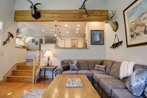 Living area - Woods21 Townhome 3 Bedroom Townhouse (Copper Mountain)