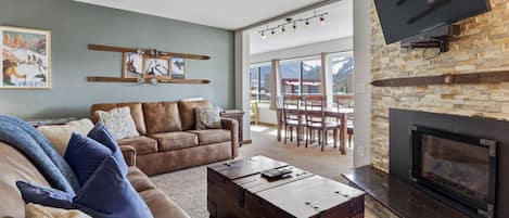 Condo, 1 Bedroom | Living area | Smart TV