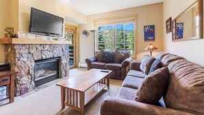 Condo, 2 Bedrooms | Living area - Pp219 Passage Point 2br 2ba 2 Bedroom Condo (Copper Mountain)