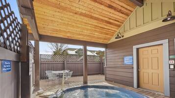 Condo, 1 Bedroom | Outdoor dining