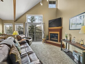 Condo, 1 Bedroom | Living area