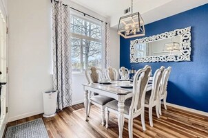 House, 3 Bedrooms | Dining