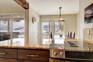 Condo, 2 Bedrooms | Private kitchen | Fridge, oven, coffee/tea maker, toaster