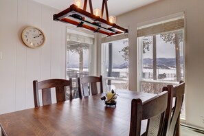 Condo, 2 Bedrooms | Dining - E101 Lake Cliffe 2 Bedroom Condo (Dillon)